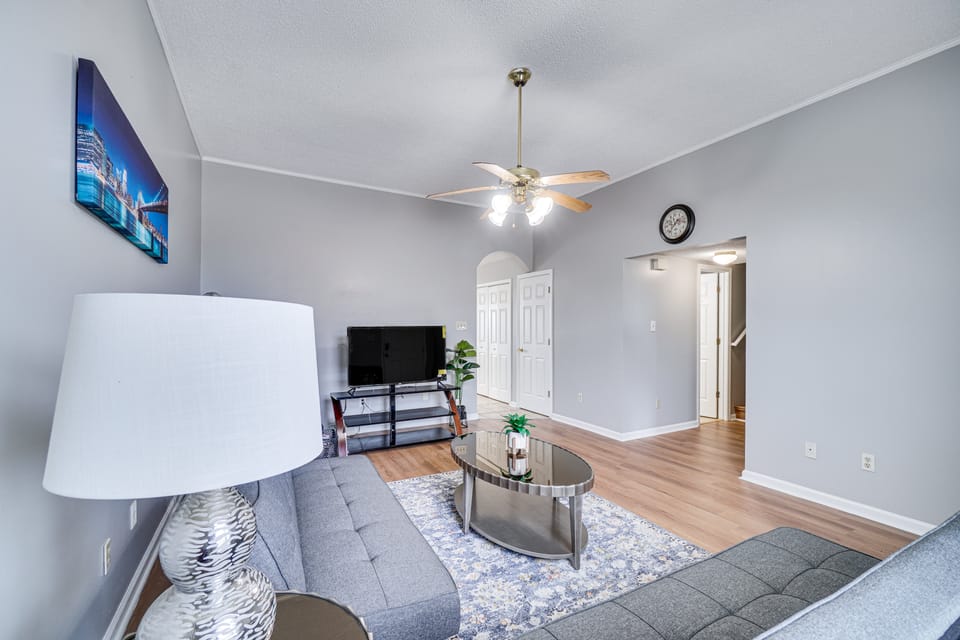 Pet-Friendly Knoxville Retreat w/ Deck + Gas Grill House in Knoxville