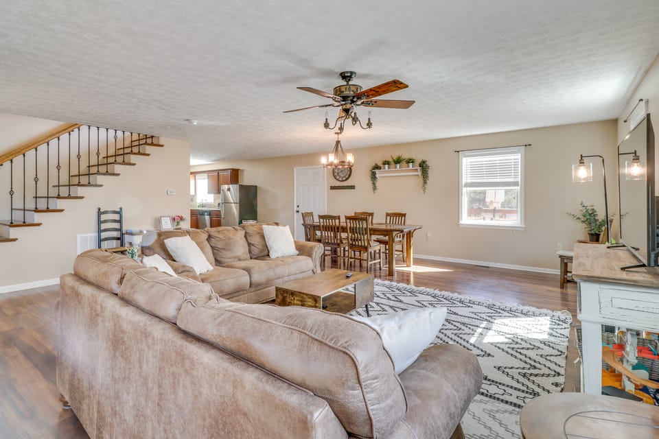 Pet-Friendly Shenandoah Cabin w/ Fire Pit & Grill! House in Shenandoah Valley