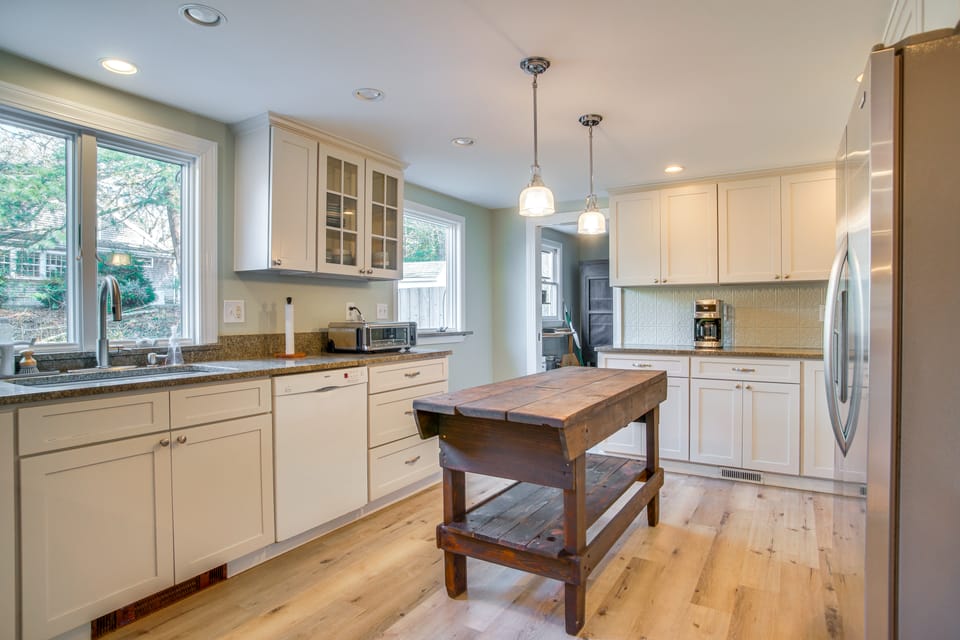 1 Mi to Beach: Cape Code Family Retreat w/ Patio House in Cataumet