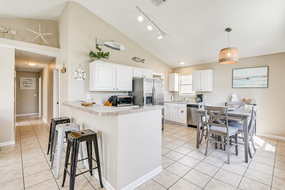 Charming PCB Home ~ 1 Mi to Beach Access! House in Panama City Beach