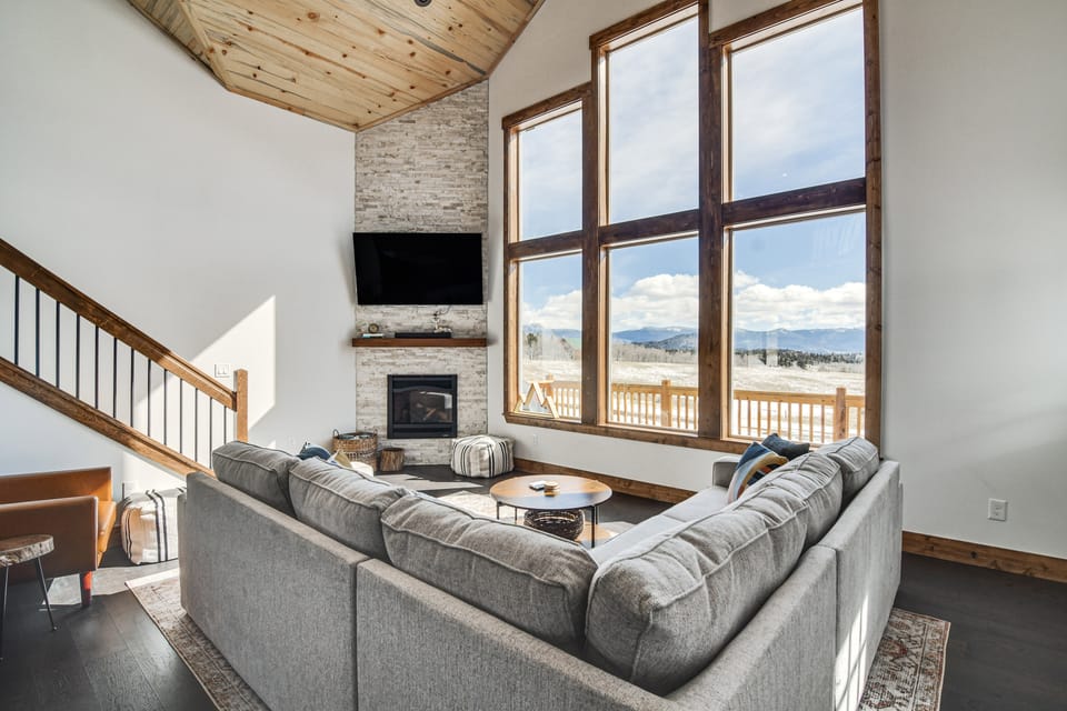 'Meadowlark Mountain Club' w/ Views of the Rockies House in Park County