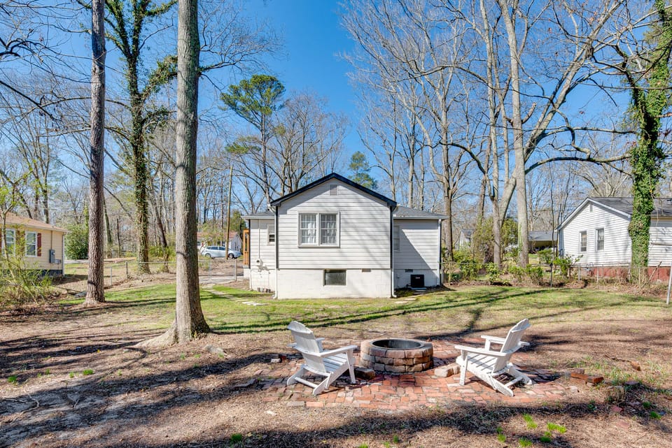 Bring Your Pets! Family Haven w/ Yard in Mableton House in Mableton
