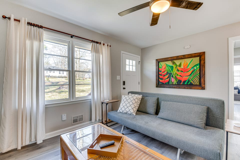 Bring Your Pets! Family Haven w/ Yard in Mableton House in Mableton