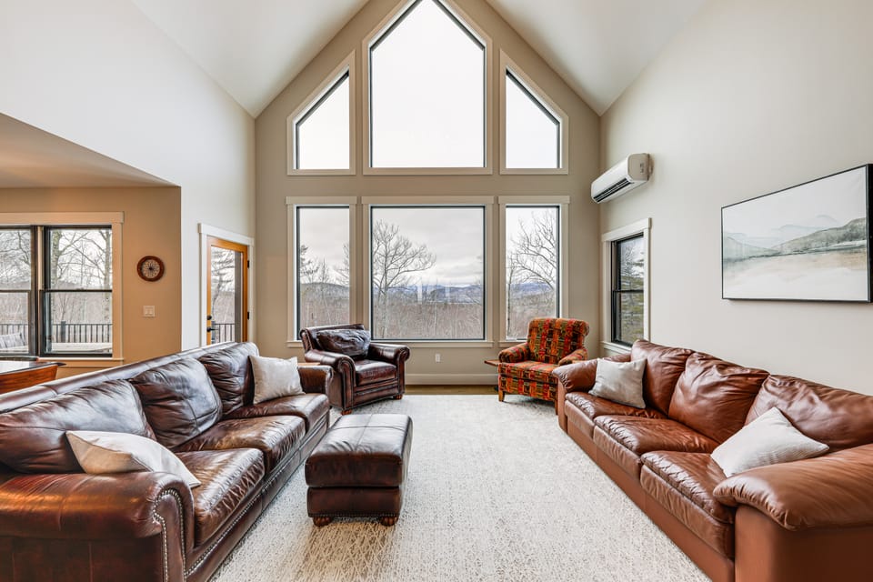 Mountain-View Home in Stoneham w/ Hot Yoga Studio! House in Lovell