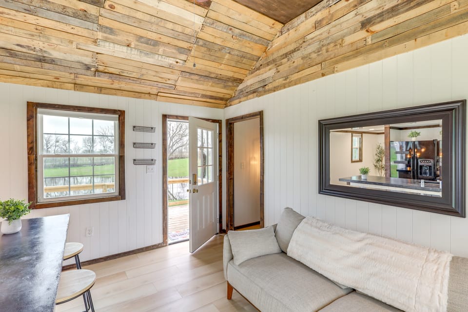 Fishing Pond Access: Pet-Friendly Lorena Studio Apartment in Texas