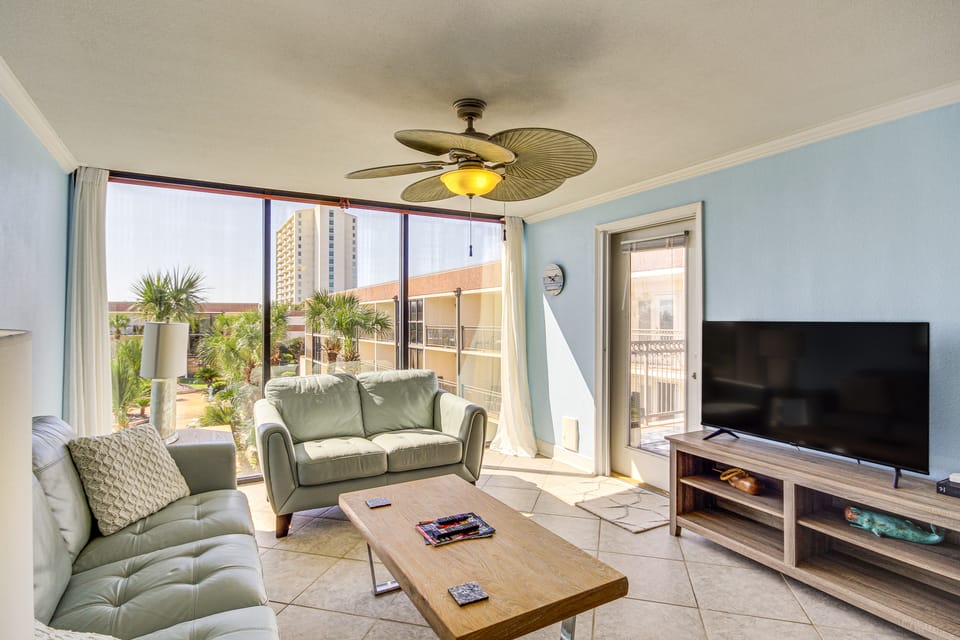 Biloxi Condo w/ Pool Access - Steps to Beach! Apartment in Biloxi