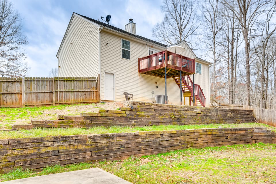 Peaceful Monroe Home w/ Private Pool, Pet Friendly House in Georgia
