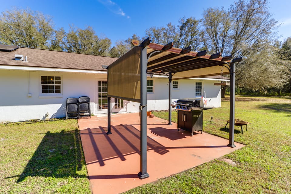 Gas Grill & Fire Pit: Peaceful Dunnellon Home! House in Florida