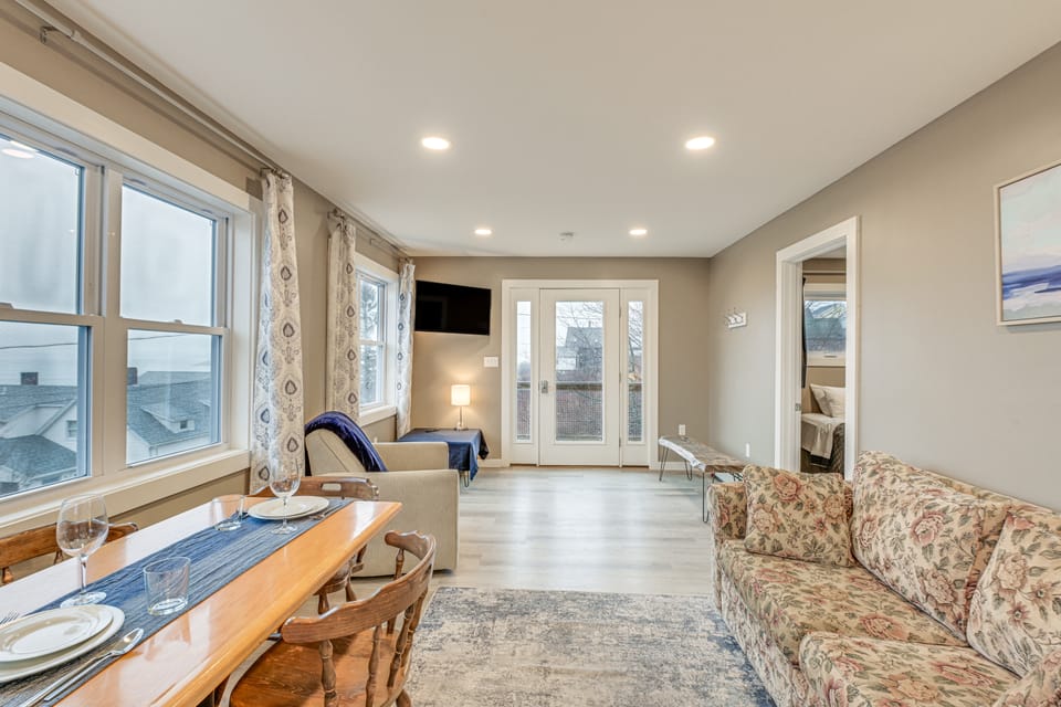 Newly Renovated Maine Retreat: Deck w/ Ocean View! Apartment in Lubec