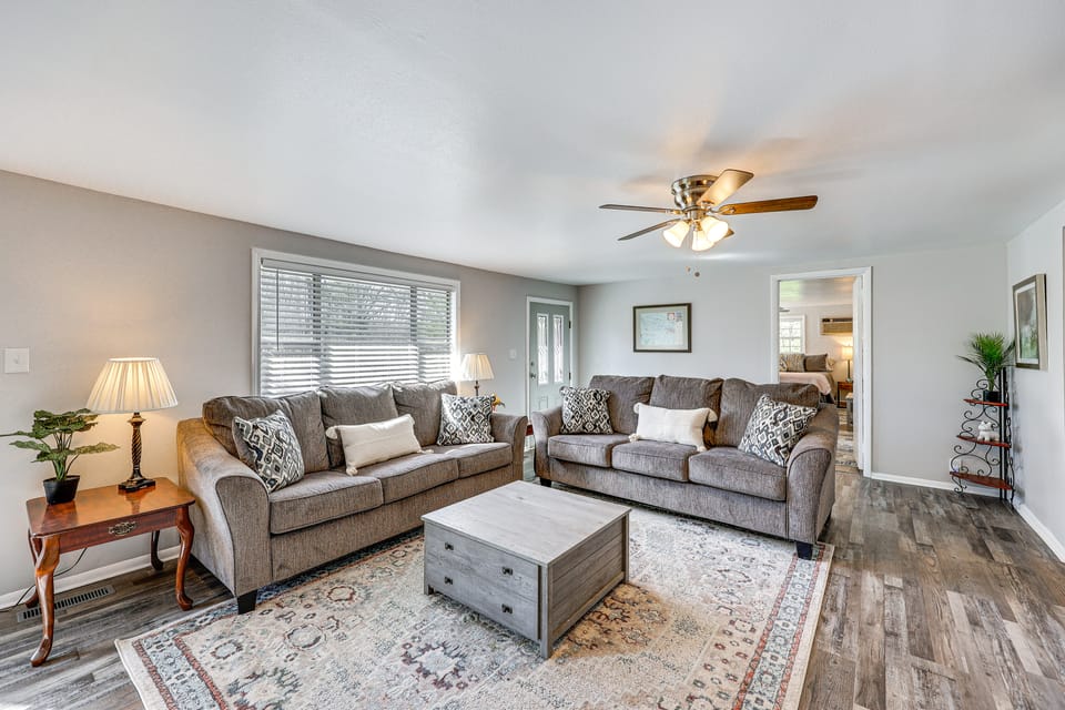 New Blaine Getaway - Walk to Lake Dardanelle! House in Arkansas