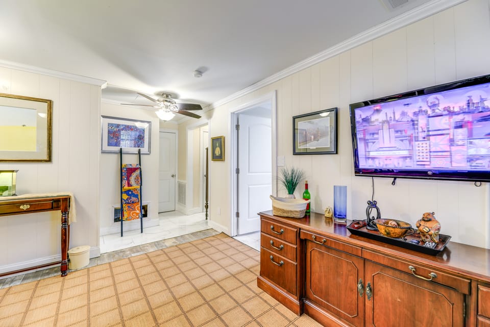 Secluded Newport Getaway w/ Fire Pit & Grill! House in North Carolina