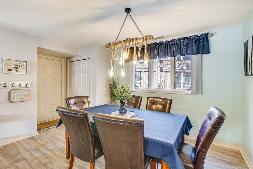 Lakefront Condo w/ Resort Amenities in Osage Beach Apartment in Lake of the Ozarks