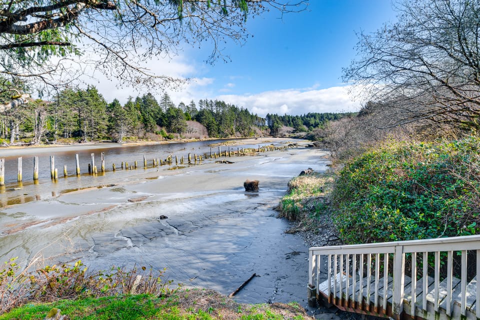 Cozy PNW Getaway w/ Fire Pit: Walk to Beach! House in Moclips