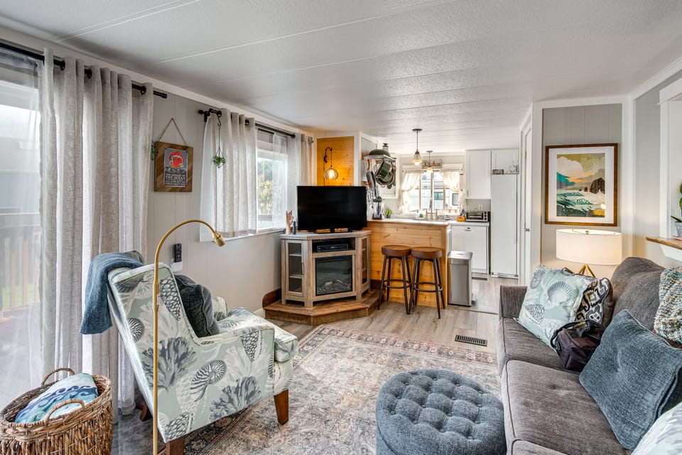 Cozy PNW Getaway w/ Fire Pit: Walk to Beach! House in Moclips