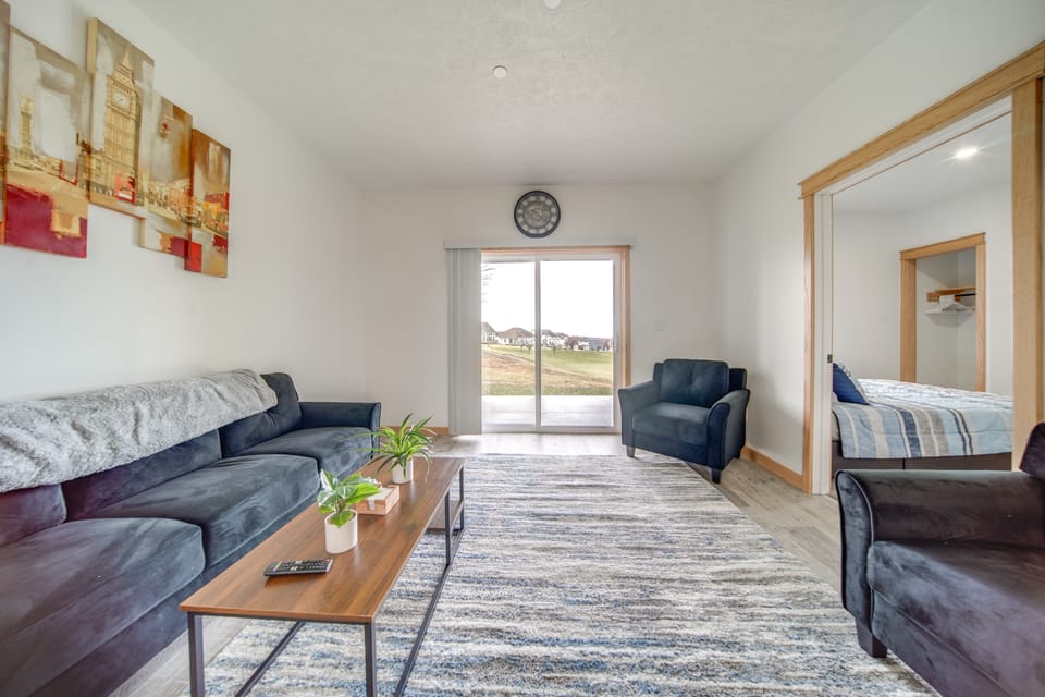 Golf Course View: Centrally Located Condo in Erie Apartment in Allegheny River