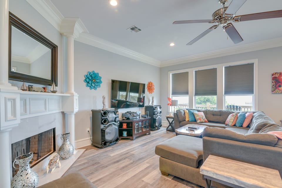 Pet-Friendly Port Arthur Retreat w/ Fishing Pier! House in Port Arthur