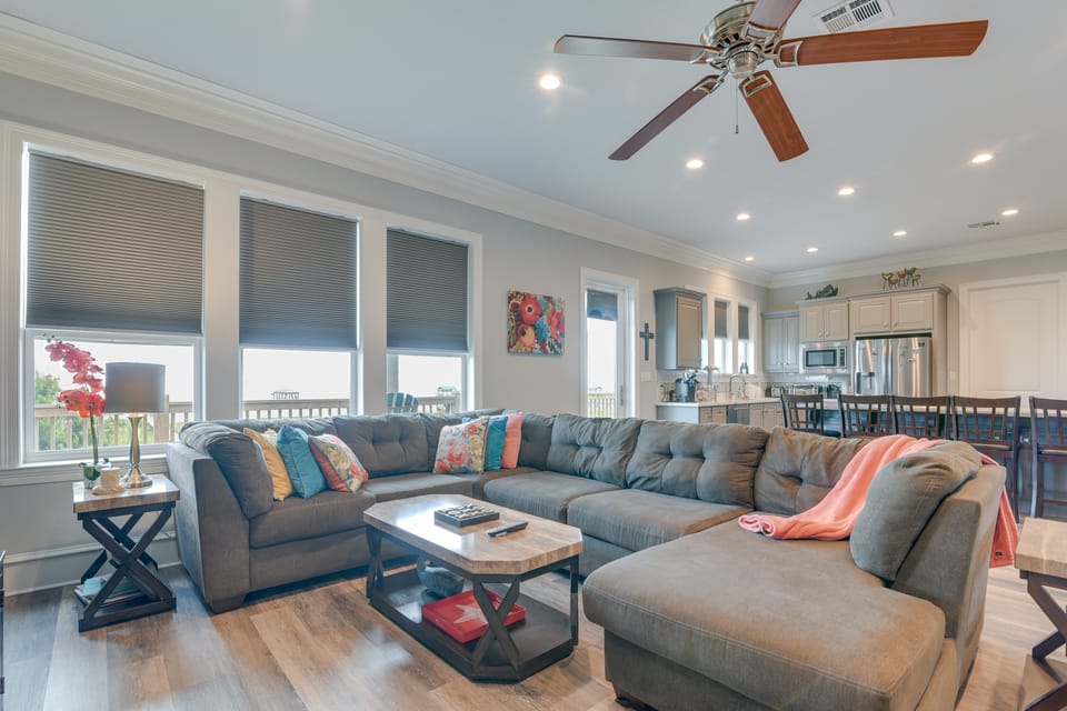 Pet-Friendly Port Arthur Retreat w/ Fishing Pier! House in Port Arthur