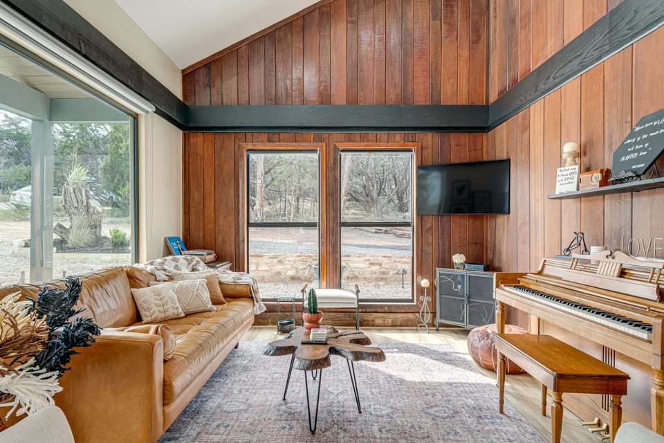 Lago Vista Home w/ Putting Green & Pool! House in Point Venture