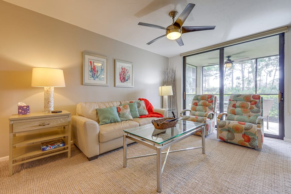 Bonita Springs Escape w/ Community Pool + Hot Tub! Apartment in Bonita Springs