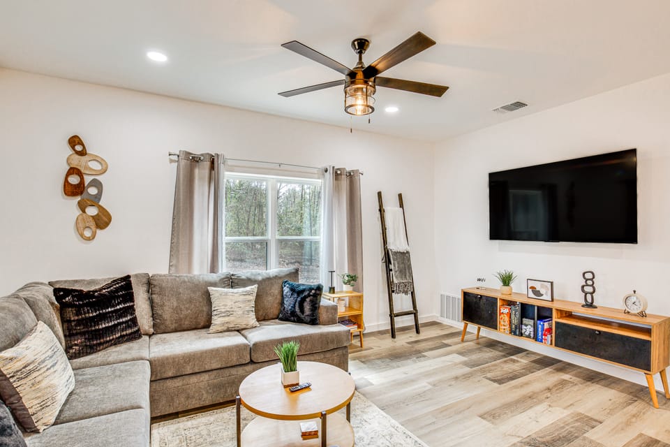Winnsboro Barndominium w/ Fire Pit & Large Deck! House in Texas