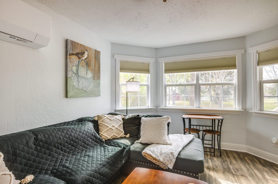 < 1 Mi to Downtown Conroe: Charming Apartment Apartment in Conroe