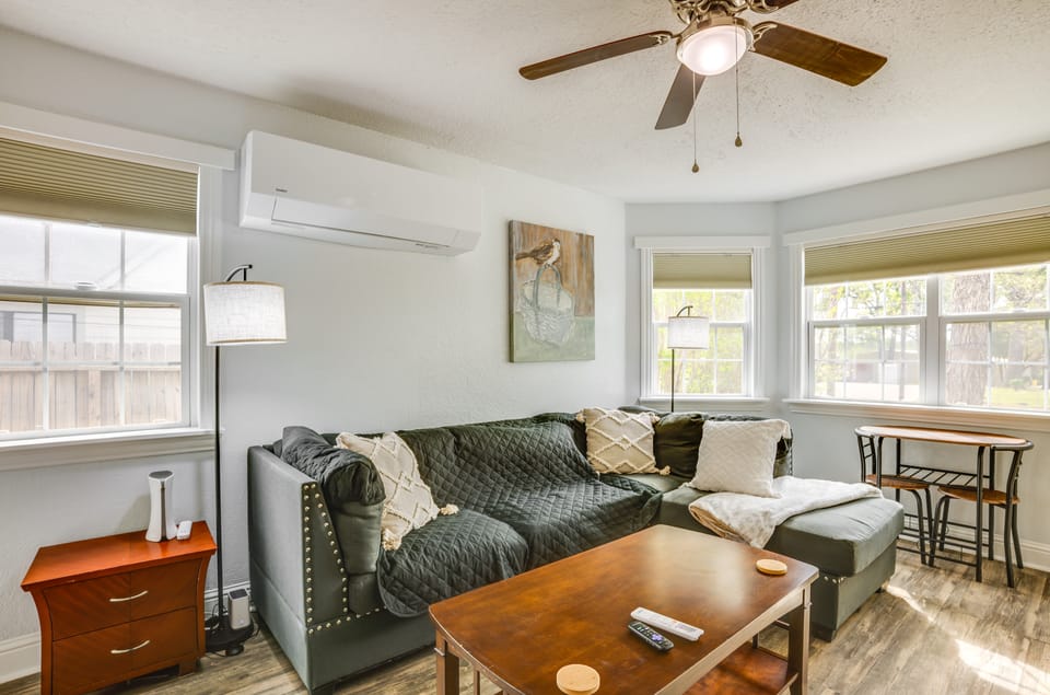 < 1 Mi to Downtown Conroe: Charming Apartment Apartment in Conroe