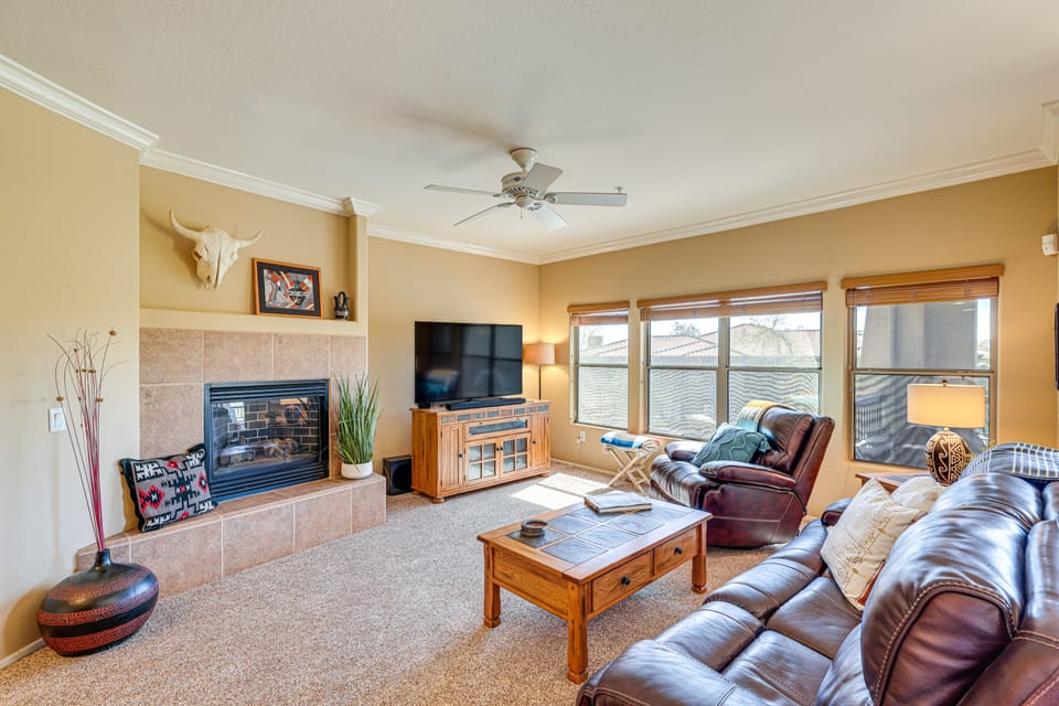 4 Mi to TPC Scottsdale! Quiet Condo w/ Pool Access Apartment in Grayhawk