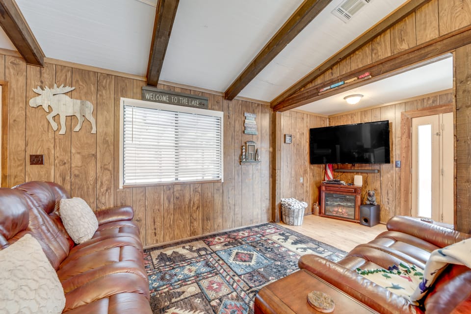 2 Fire Pits & Covered Deck: Cabin in Happy Jack! House in Arizona