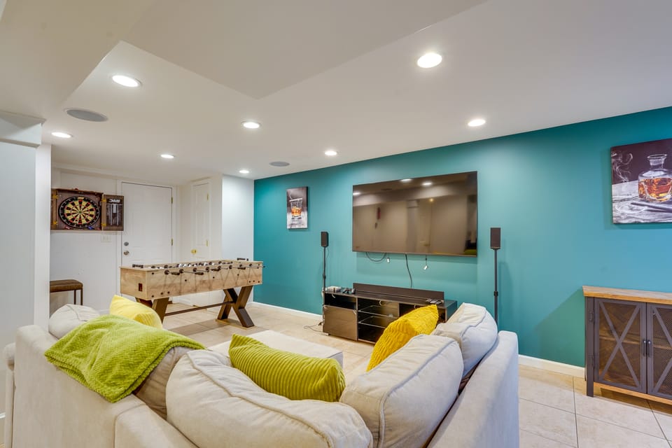 NYC-Area Escape Near River, Trails & MTA! House in Ossining
