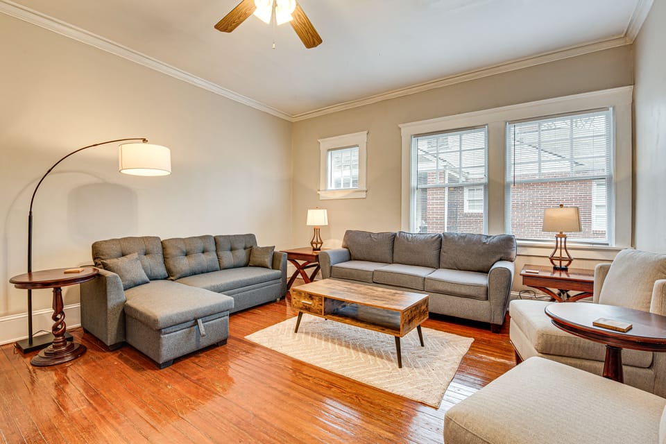 Private Patio! Charming Decatur Oakhurst Bungalow Apartment in Decatur