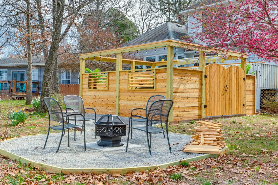 Hot Tub + Deck: 'Holiday Island Fairway Estate’ House in Table Rock Lake