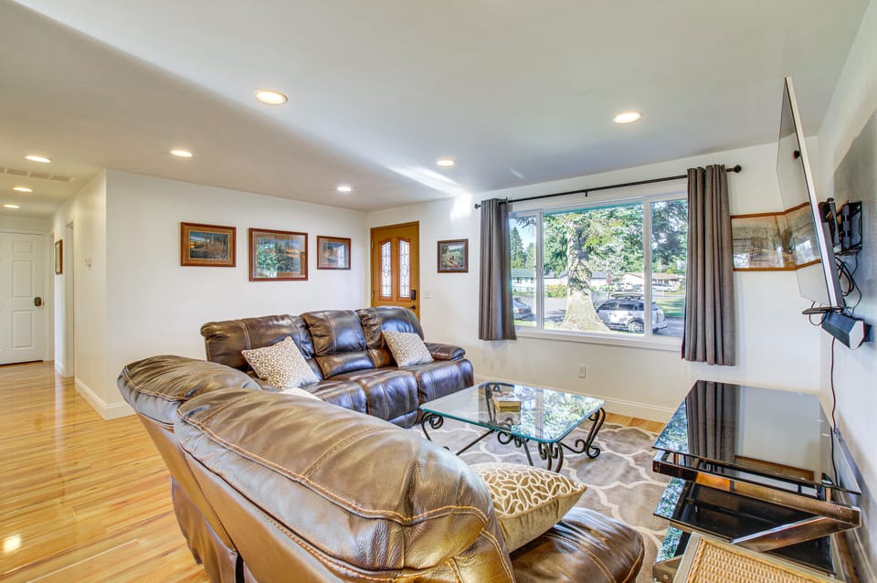 Charming Arlington Home w/ Hot Tub & Fenced Yard! House in Marysville