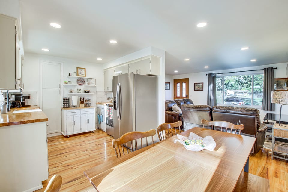 Charming Arlington Home w/ Hot Tub & Fenced Yard! House in Marysville