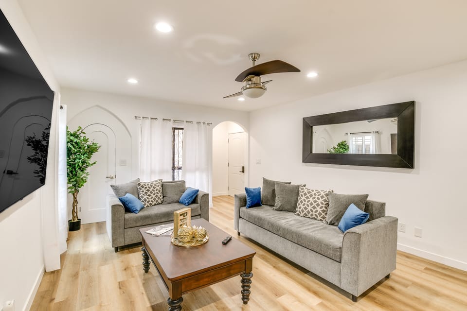 7 Mi to Dtwn! Modern Retreat in East Los Angeles Apartment in Commerce