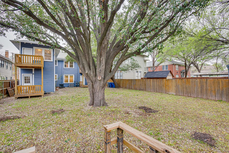 Dallas Vacation Rental w/ Private Deck! Apartment in Dallas