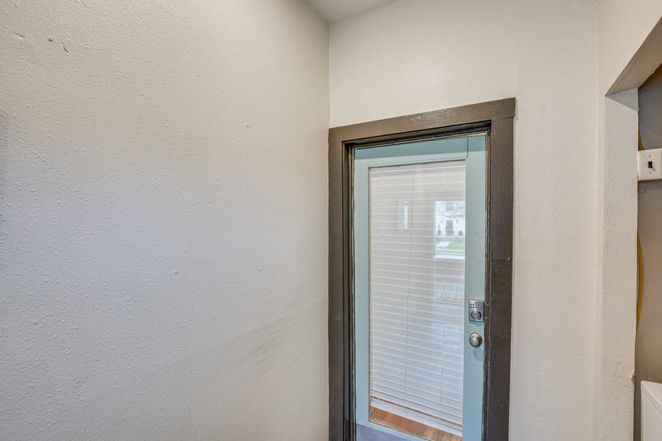 Dallas Vacation Rental w/ Private Deck! Apartment in Dallas