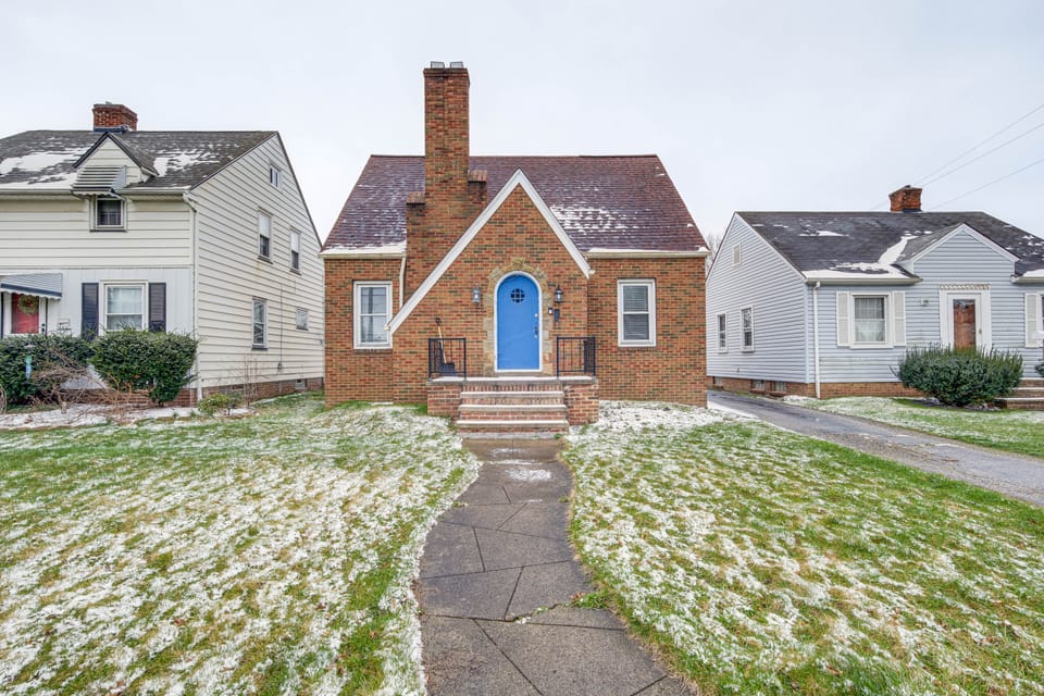 WFH-Friendly Abode w/ Home Gym in Cleveland House in Cleveland Heights