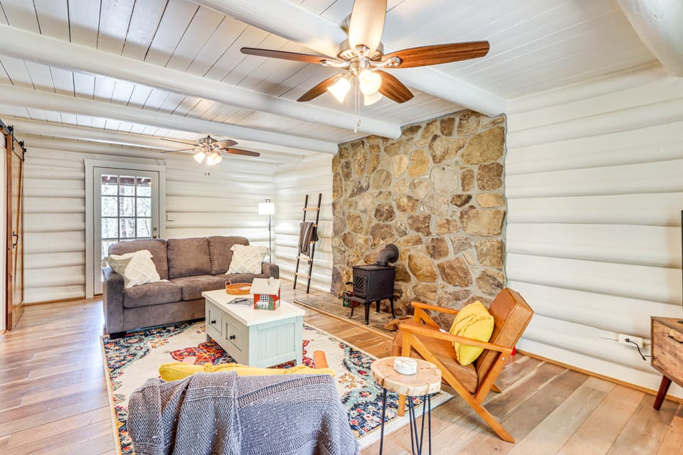 Dog-Friendly Hiawassee Cabin Near Lake & Hiking House in Georgia