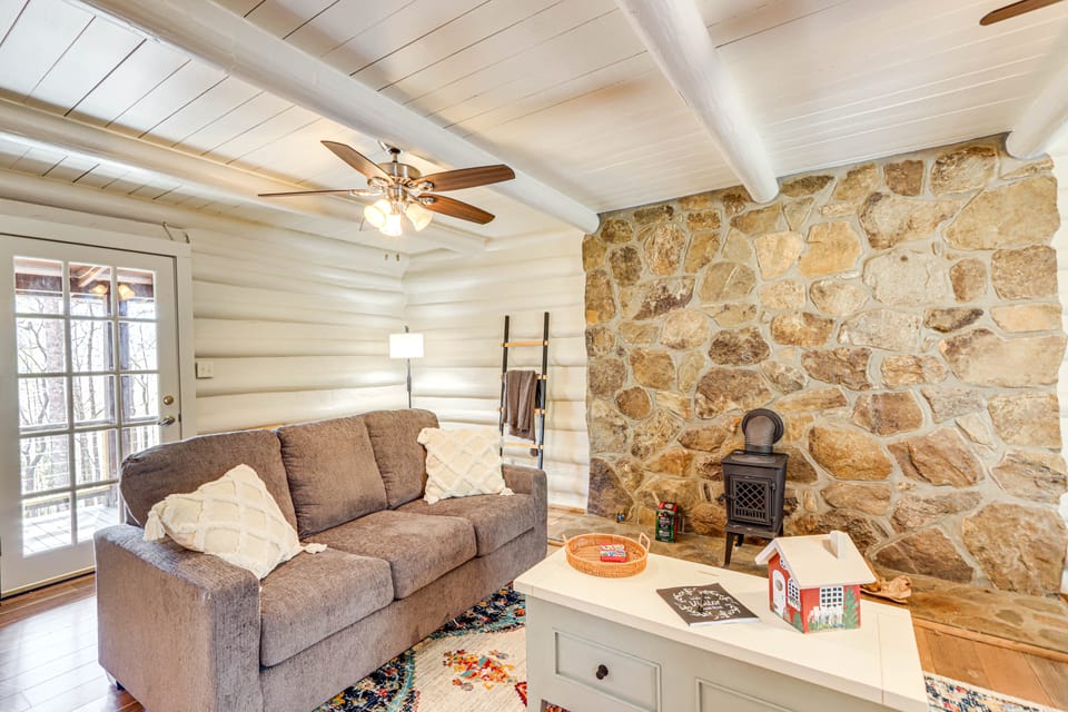 Dog-Friendly Hiawassee Cabin Near Lake & Hiking House in Georgia