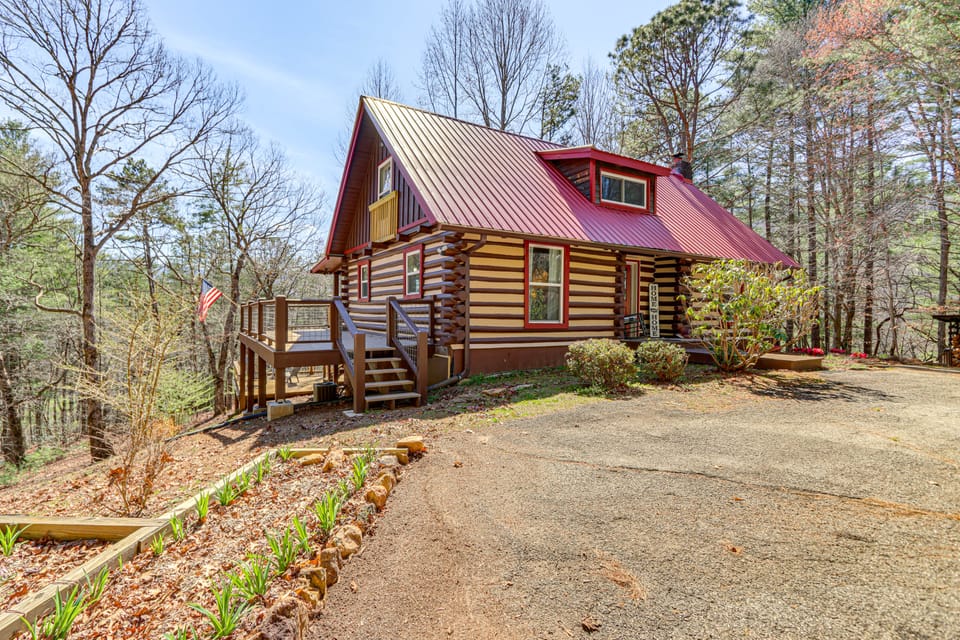 Dog-Friendly Hiawassee Cabin Near Lake & Hiking House in Georgia