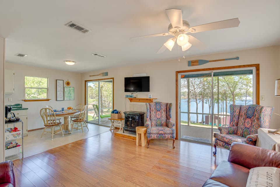 Hawkins Vacation Rental w/ On-Site Lake Access! House in Texas