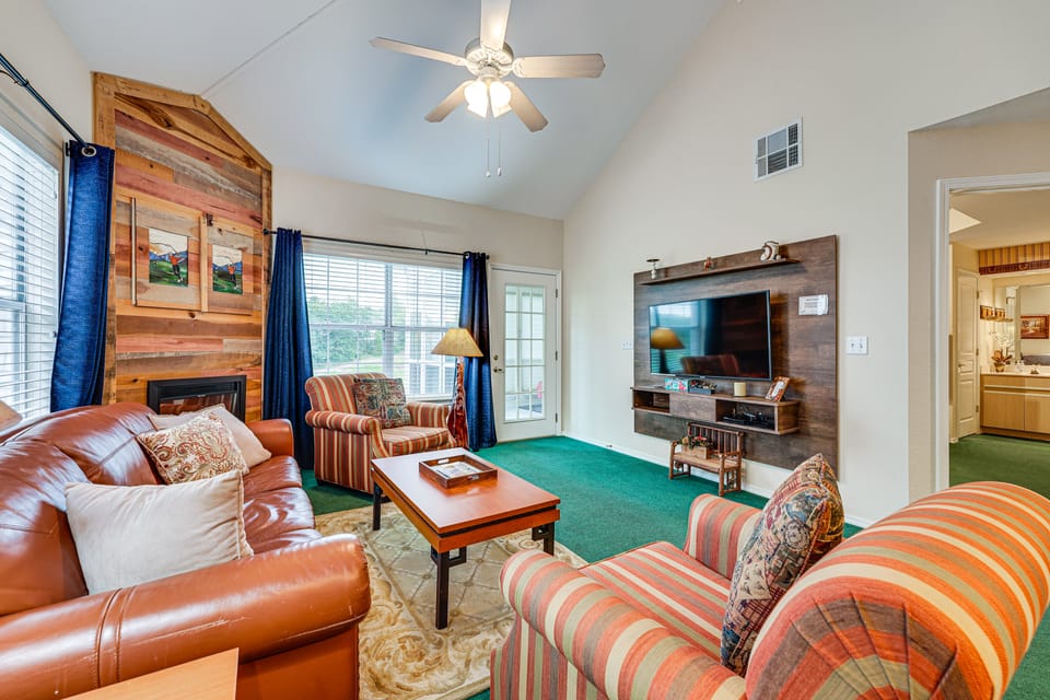 Steps to Branson Strip: Condo w/ Sunroom Apartment in Branson