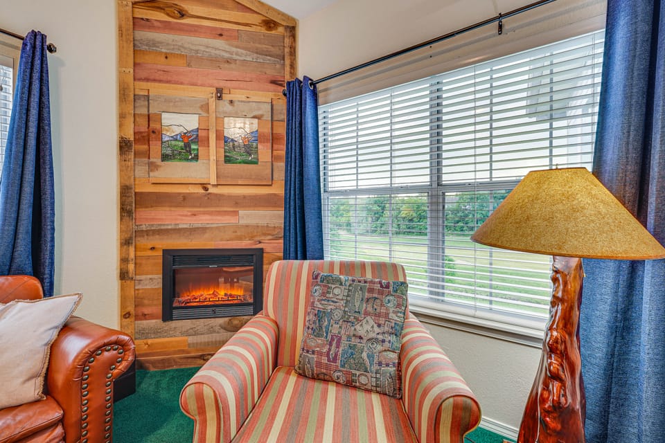 Steps to Branson Strip: Condo w/ Sunroom Apartment in Branson