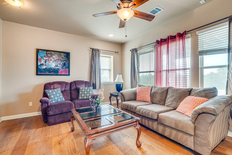 Lago Vista Vacation Rental - Walk to Lake Travis! House in Lago Vista