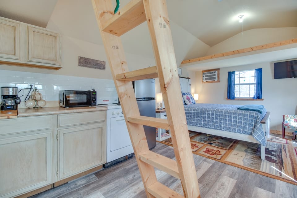 Countryside Tiny Home in Cameron ~ 5 Mi to Poteau! Apartment in Arkansas