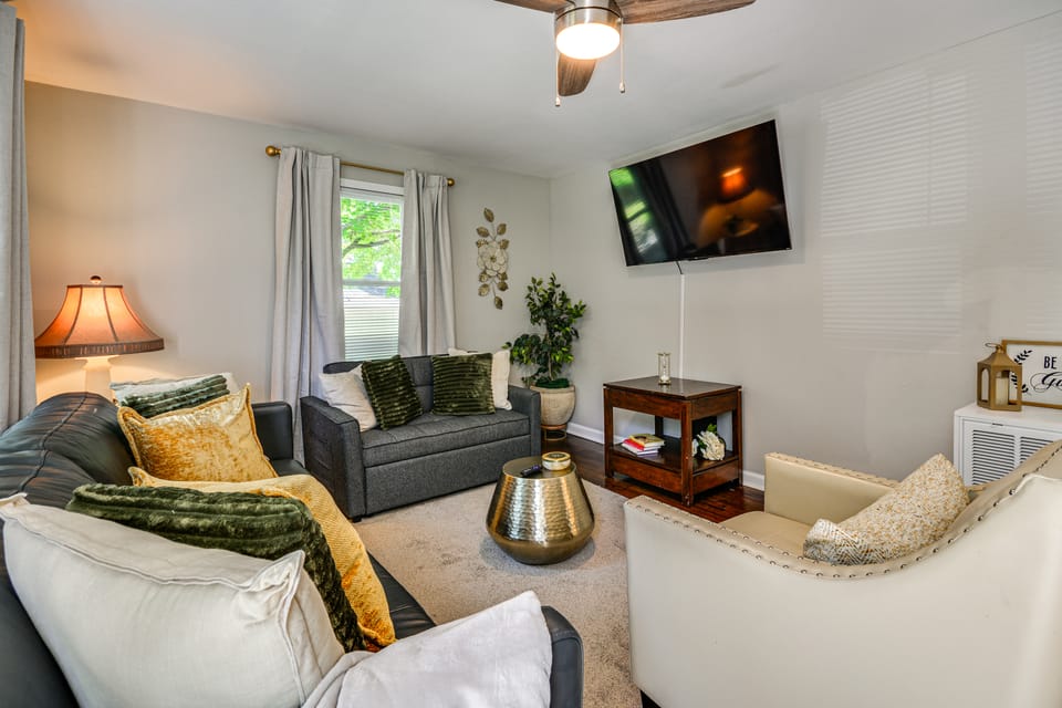 Updated Jamestown Home - 5 Mi to HPU! House in High Point