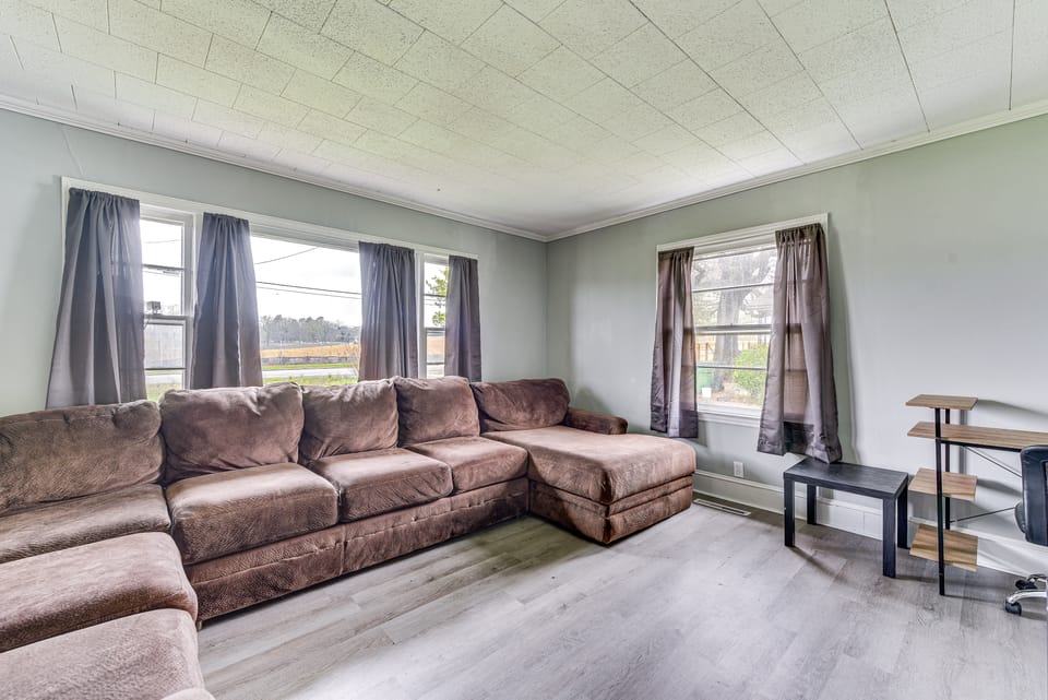 Cozy Charlotte Home w/ Fire Pit ~ 6 Mi to Uptown! House in Charlotte