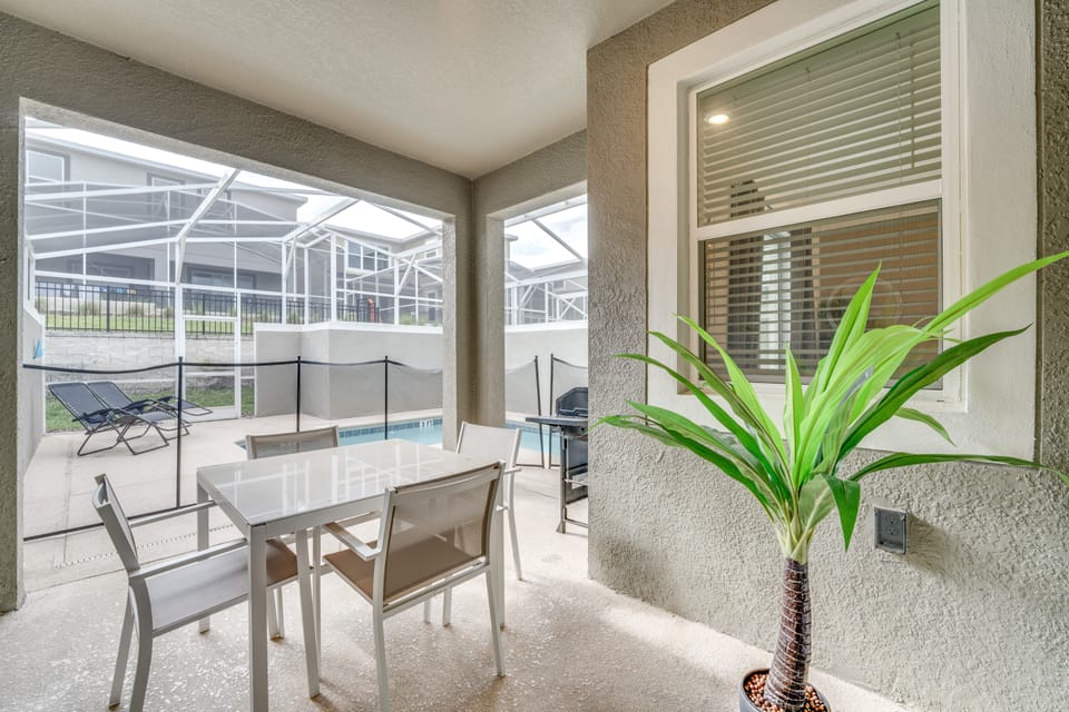 Near Disney Parks: Home w/ Pool in Davenport! Apartment in Four Corners