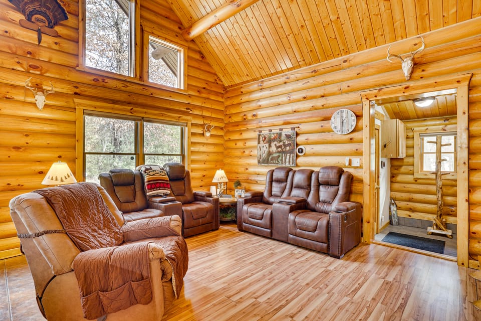 Lake and Trail Lodge: < 1 Mi to Lake Arbutus! House in Wisconsin
