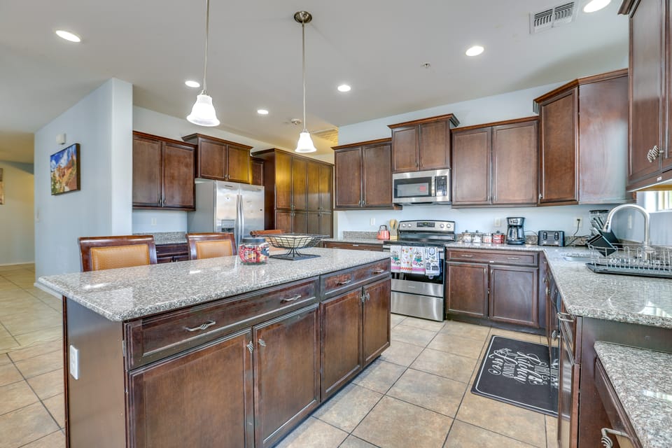 Furnished Patio! Retreat 12 Mi to Dtwn Phoenix House in Laveen Village